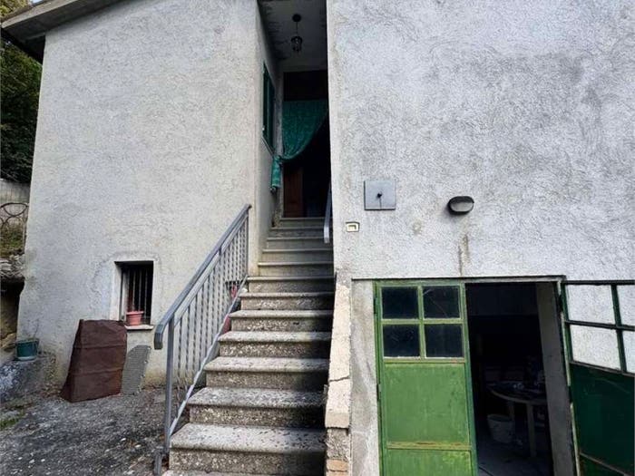 Casa con 6 locali in vendita in Carpello Scopoli Casenove Verchiano, Foligno