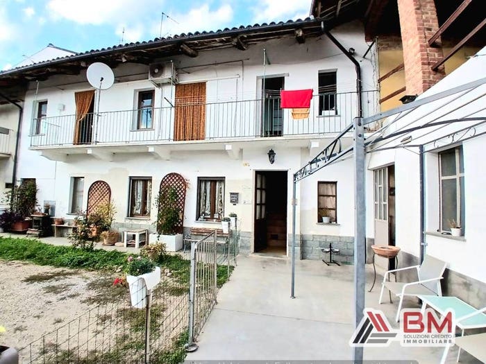 Casa con 5 locali in vendita in Via Camillo Benso di Cavour, Centro, Vezza d'Alba
