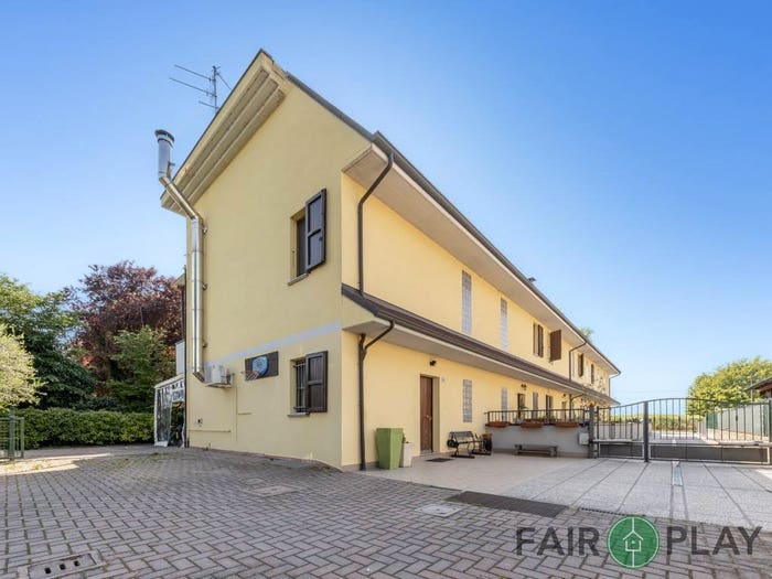 Casa quadrilocale in vendita in Via Lughese, Villafranca, Forlì