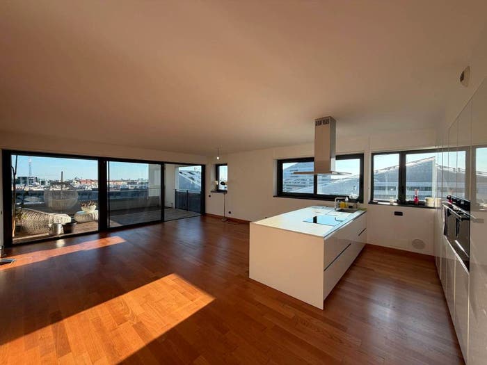 Appartamento quadrilocale in vendita in Via Marco Ulpio Traiano, Portello Parco Vittoria, Milano