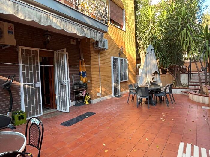 Appartamento quadrilocale in vendita in Via Giacinto Carini, Monteverde Vecchio, Roma