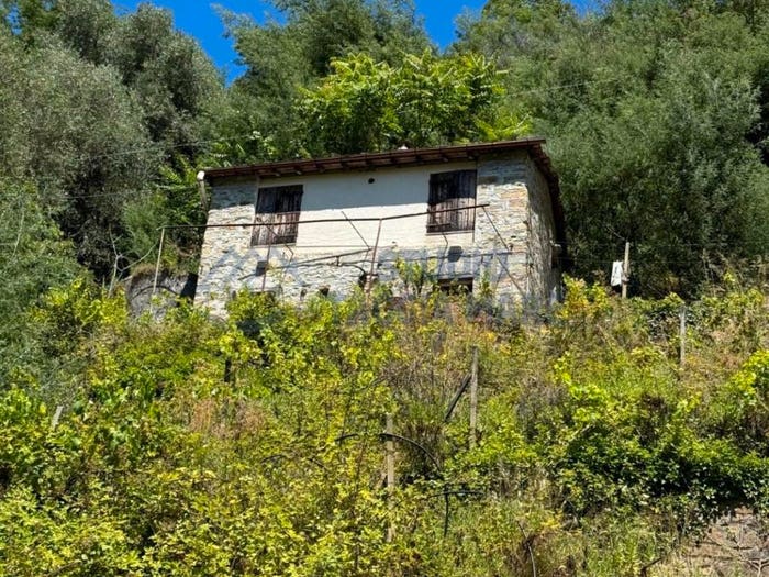 Casa bilocale in vendita in Regione Ortai, Centro, Badalucco