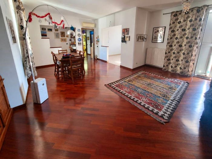 Appartamento quadrilocale in vendita in Via Trieste, Centro, Limbiate