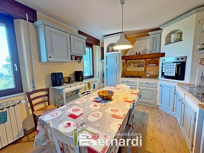 Appartamento quadrilocale in vendita in Via Beccastecca, Centro, Sestola