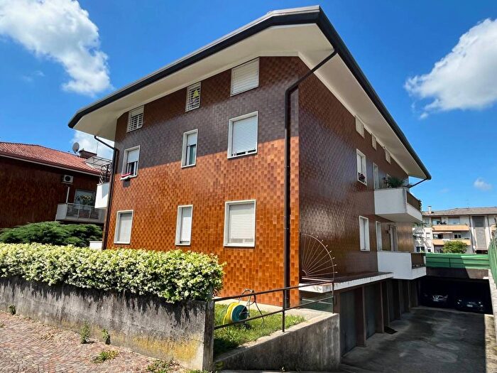 Casa con 6 locali in vendita in Via Gian Battista Natolini, Via Martignacco, Udine