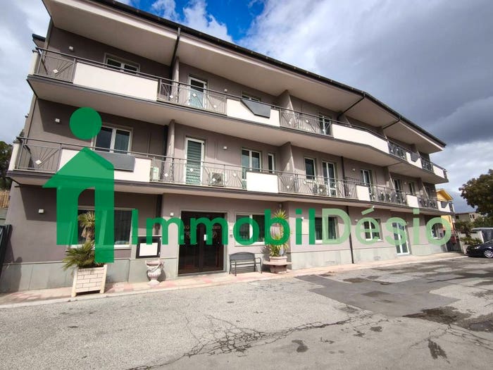 Casa con 6 locali in vendita in Largo Fiera, Rionero in Vulture