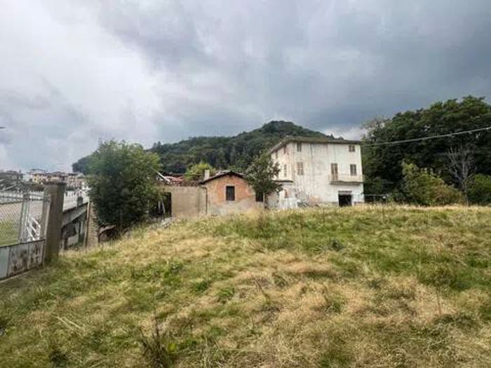 Casa con 6 locali in vendita in Frazione Prina, Veglio