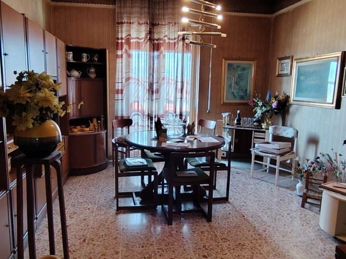 Appartamento con 6 locali in vendita in Piazza Novembre, Quartu, Quartu Sant'Elena