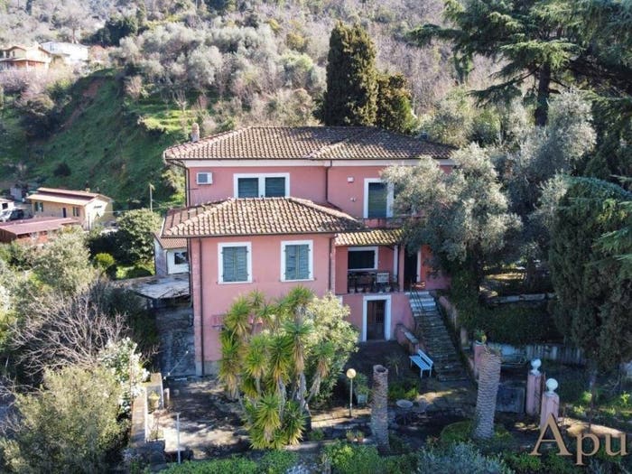 Casa con 6 locali in vendita in Via del Bargello, Centro, Massa