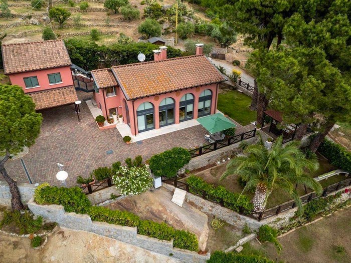 Casa con 6 locali in vendita in via leccia, Campo nell'Elba