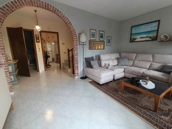 Casa con 6 locali in vendita in Via Genova, Ceparana Carpena, Bolano