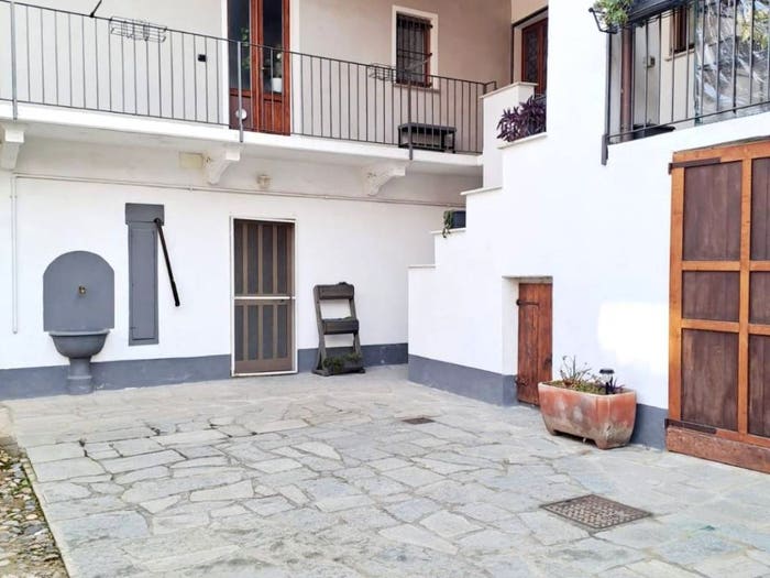 Casa trilocale in vendita in Fara Novarese