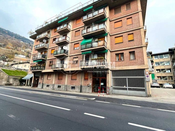 Appartamento trilocale in vendita in Rue des Regions, Centro, Aosta