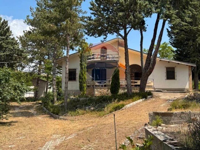 Casa con 5 locali in vendita in VIA PERETO PUCCIANO, Navelli