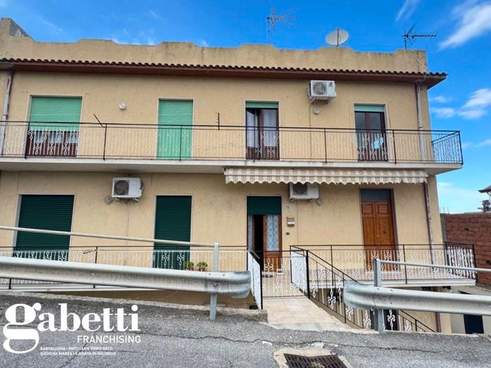 Appartamento quadrilocale in vendita in Contrada San Giovanni, Centro, Patti