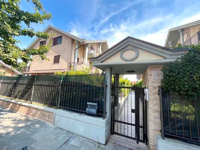 Appartamento quadrilocale in vendita in Via Dora, Centro, La Loggia