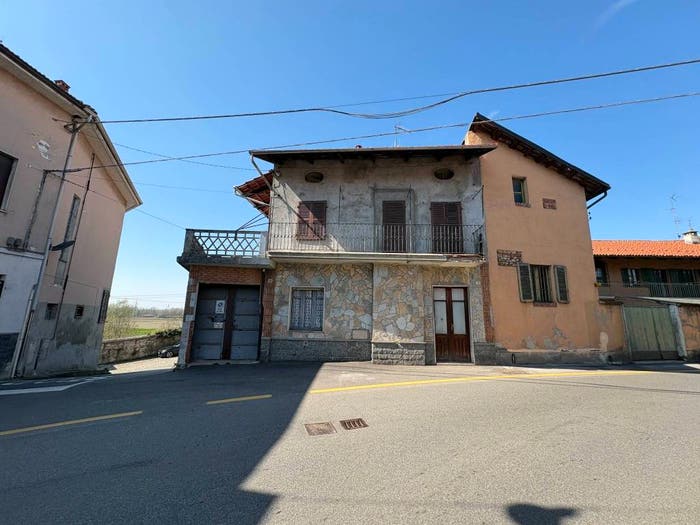 Casa con 6 locali in vendita in Via Giovanni Battista De Maria, Centro, Saluggia