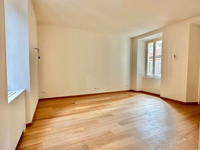 Appartamento trilocale in affitto in Corso Genova, Milano