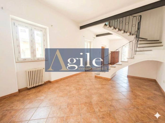 Appartamento con 6 locali in vendita in via palazzo, Colonnella