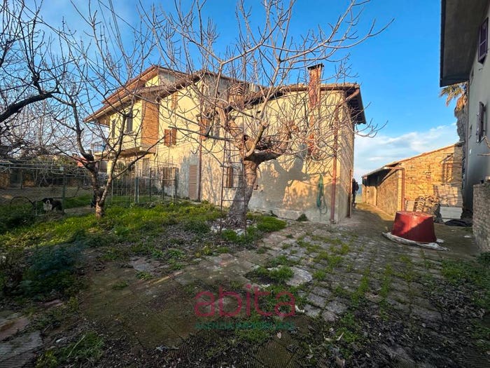 Casa trilocale in vendita in Via Rocca, Centro, Colli del Tronto