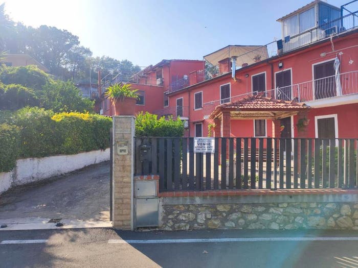 Appartamento trilocale in vendita in Via Antonio Paduano, Centro, Minturno