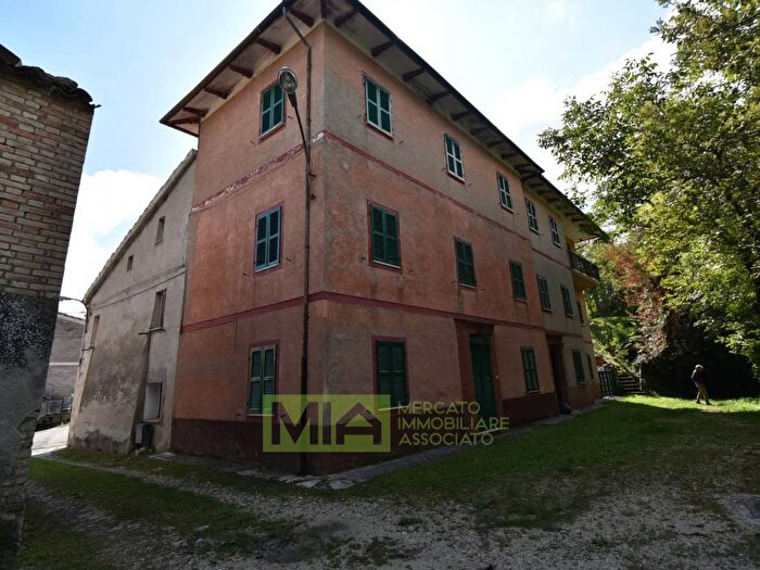 Casa con 6 locali in vendita in villa garulla inferiore, Amandola