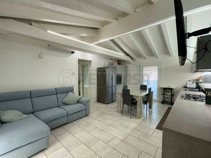 Appartamento con 5 locali in vendita in VIA APRILE, Chiopris, ChioprisViscone