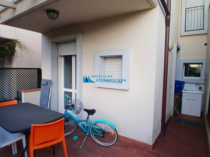 Casa con 6 locali in vendita in Via Stradella, Ronchi Poveromo, Massa