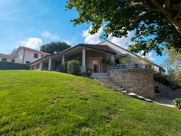 Casa con 6 locali in vendita in Via del Perugino, Massarella, Fucecchio