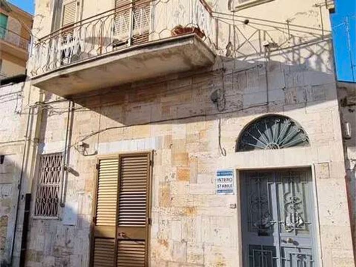 Casa quadrilocale in vendita in Centro, Canosa di Puglia