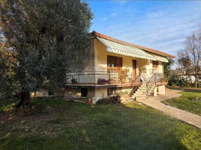 Casa con 6 locali in vendita in Via dei Gastaldoni, Centro, Volpago del Montello