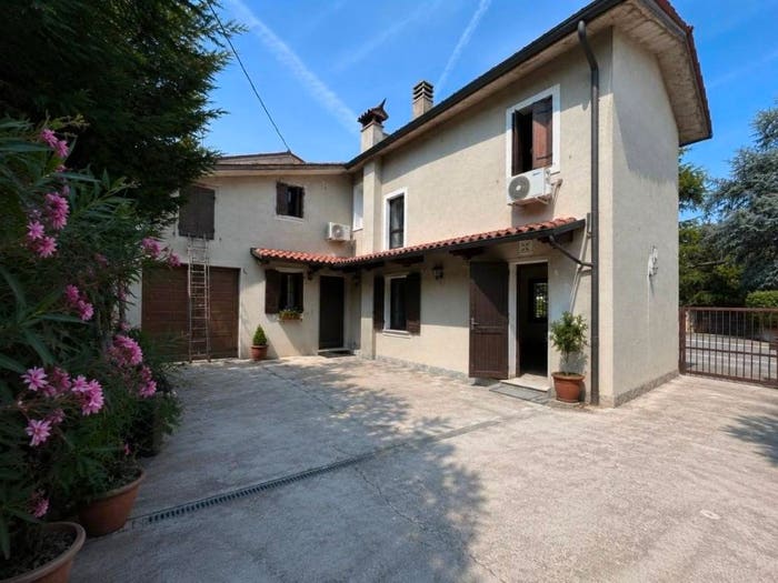 Casa con 6 locali in vendita in Via Vicenza, Centro, Altavilla Vicentina