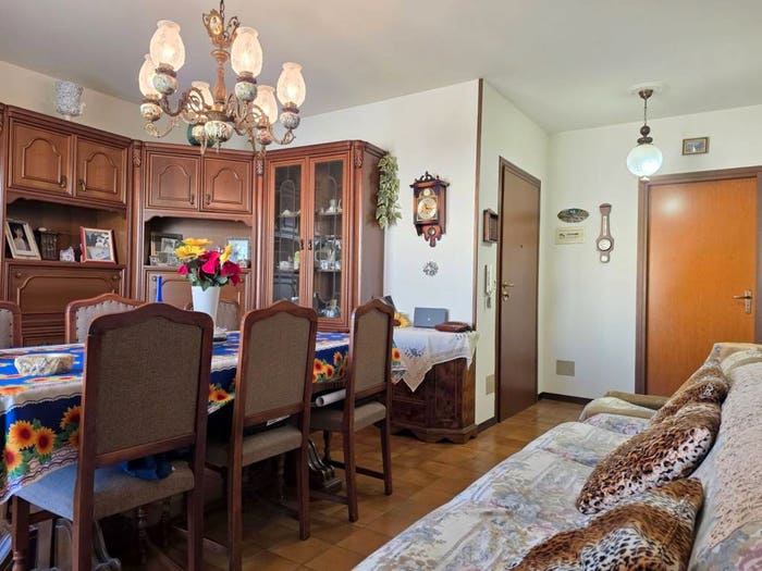 Appartamento con 5 locali in vendita in Via Giovanni Pascoli, Centro, Crevalcore