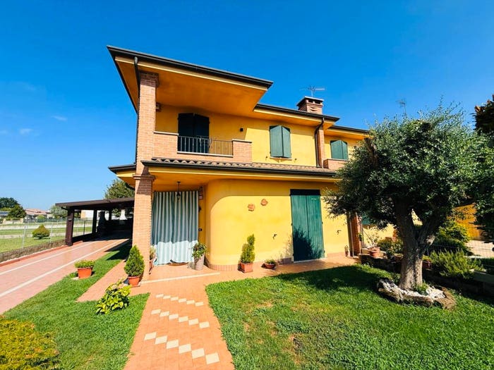 Casa quadrilocale in vendita in Borgo Mantovano
