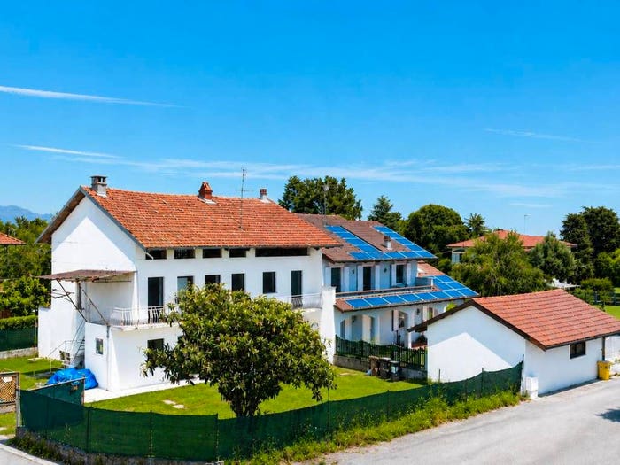 Casa con 6 locali in vendita in Via Tommaso Ferrri, Barbania
