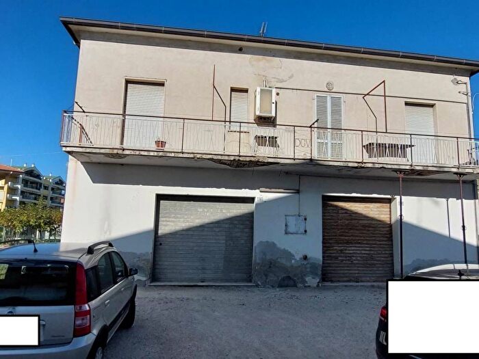 Appartamento trilocale in vendita in Via Carlo Cattaneo, Tortoreto Lido, Tortoreto
