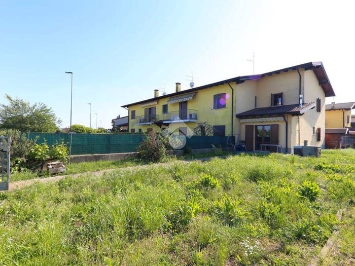 Casa trilocale in vendita in Via Unione Europea, Centro, Marmirolo