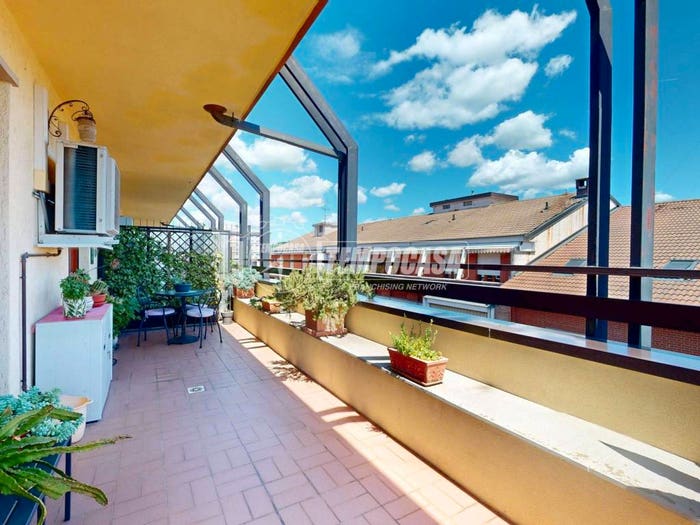 Casa quadrilocale in vendita in Via Fratelli Carando, Centro, Bra