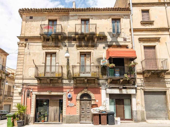 Appartamento con 5 locali in vendita in Via Francesco Crispi, Grammichele