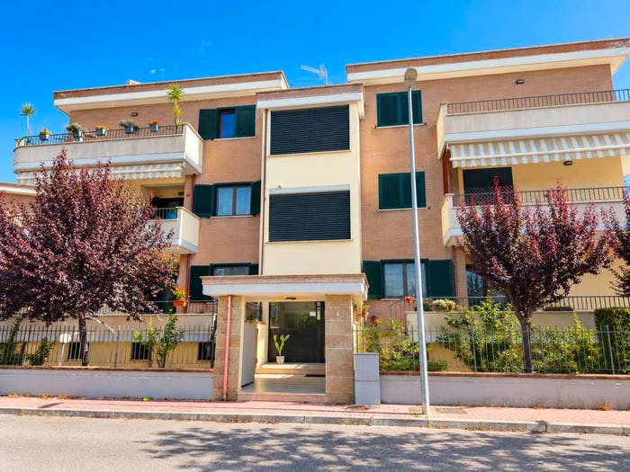 Appartamento trilocale in vendita in Via delle Rose, Sermoneta