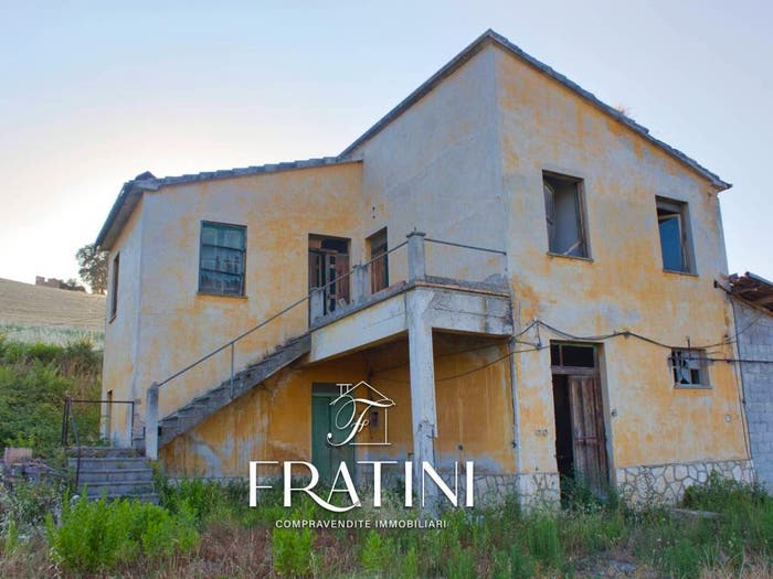 Casa con 6 locali in vendita in Via Villa Penna, Bellante