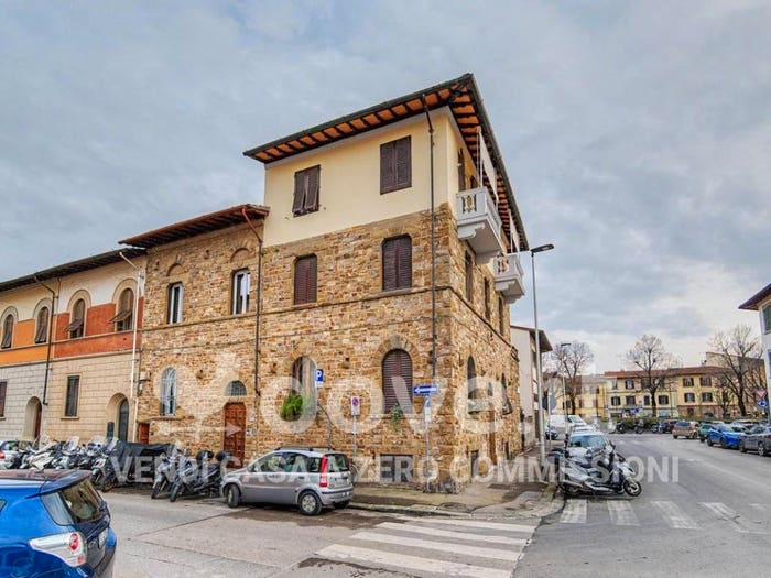 Casa con 6 locali in vendita in Via Niccolò da Uzzano, Gavinana, Firenze