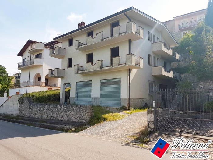 Casa con 6 locali in vendita in Via Pietra dei Corvi, Centro, Lenola