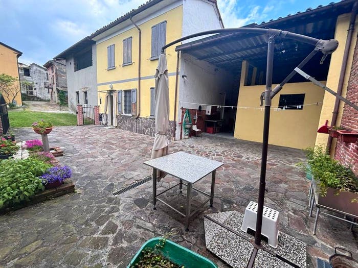 Casa con 5 locali in vendita in Costa Montefedele, Costa Montefedele, Montù Beccaria