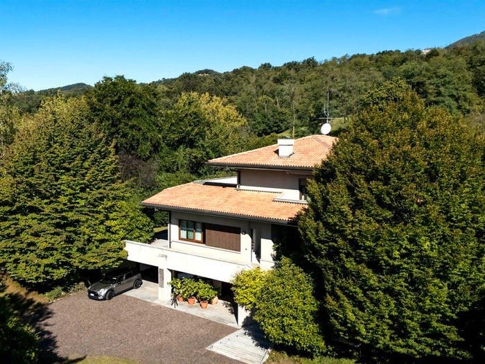 Casa con 6 locali in vendita in via don lorenzo riva, Gromlongo, Palazzago