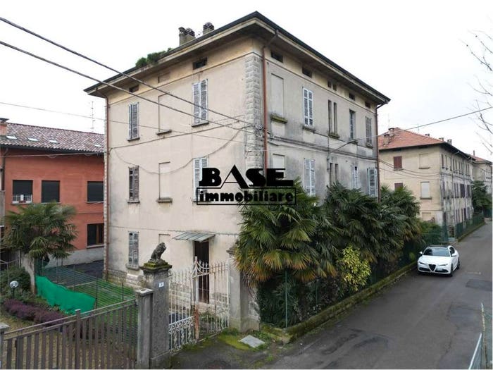 Casa con 6 locali in vendita in via isonzo, Fenegrò