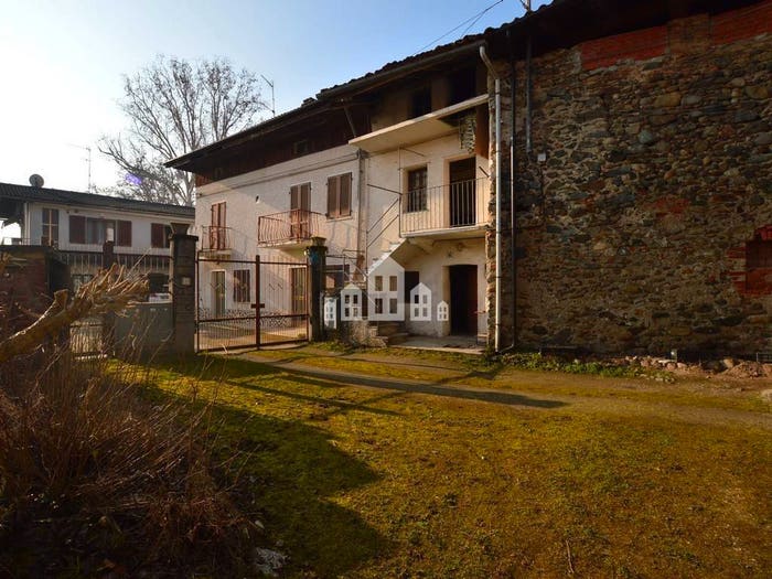 Casa trilocale in vendita in Via Umberto I, Colleretto Giacosa