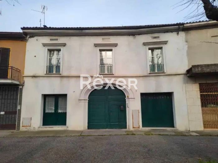 Casa con 6 locali in vendita in Via Carlo Cattaneo, Centro, Grontardo