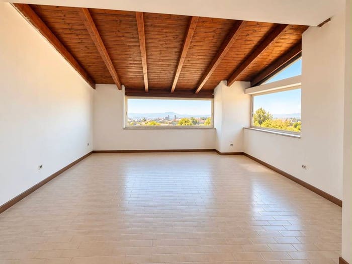 Appartamento quadrilocale in vendita in Via Montagna Spaccata, Pianura, Napoli
