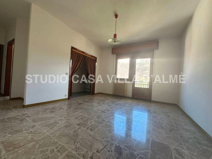 Appartamento trilocale in vendita in via capriana, Centro, Oltre il Colle